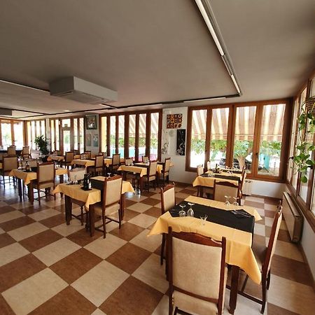 Hostal Perla Riudoms Exterior foto